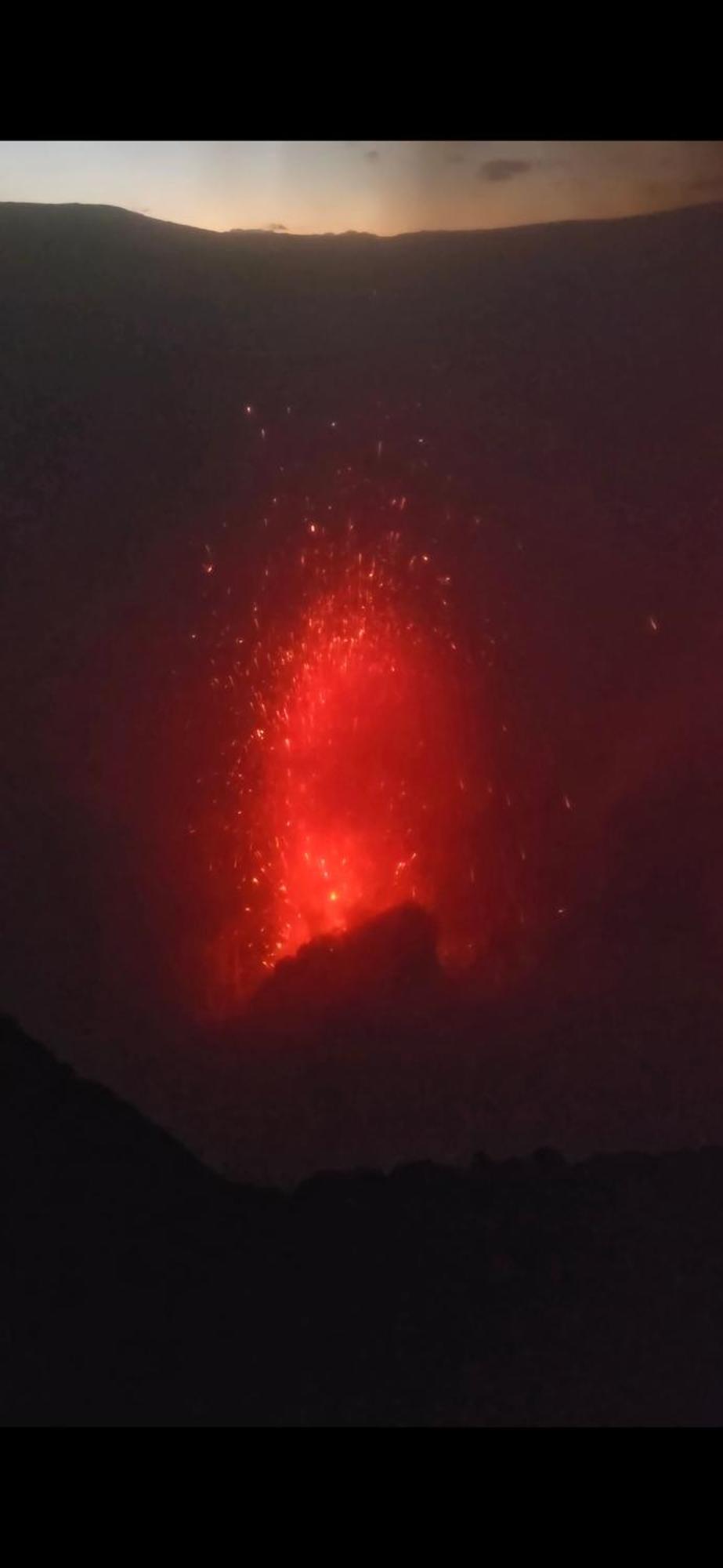 Tanna Volcano View Tree House Lenkuru Buitenkant foto