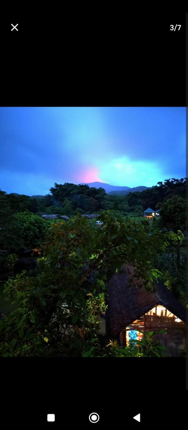 Tanna Volcano View Tree House Lenkuru Buitenkant foto